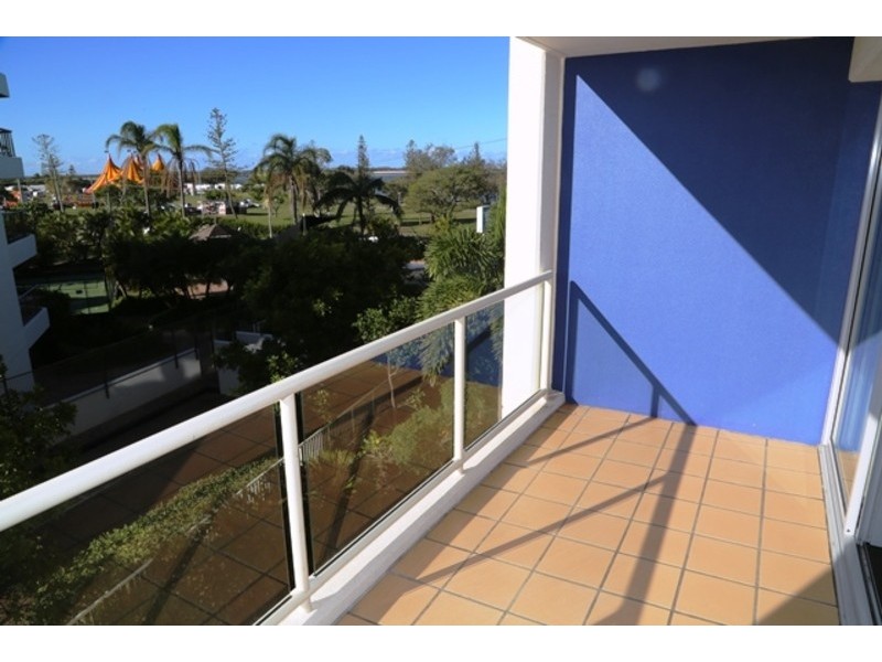 37/106 Marine Parade, Southport QLD 4215
