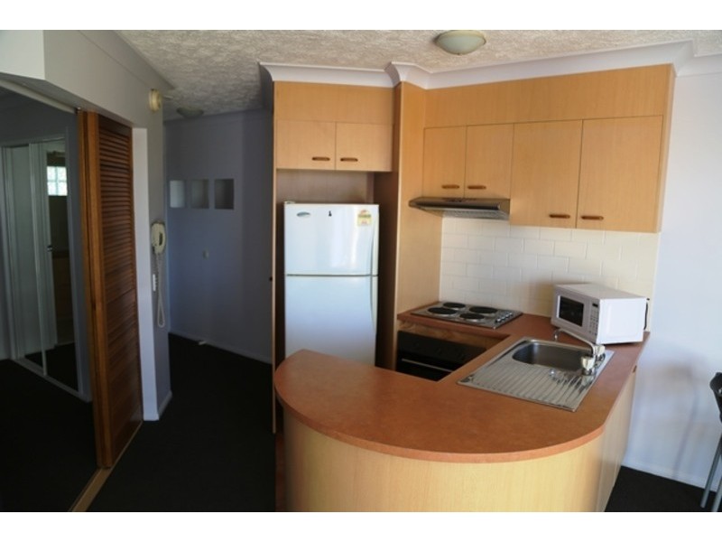 37/106 Marine Parade, Southport QLD 4215