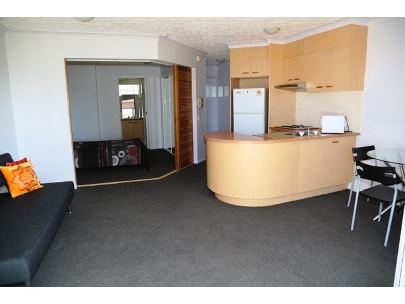 37/106 Marine Parade, Southport QLD 4215