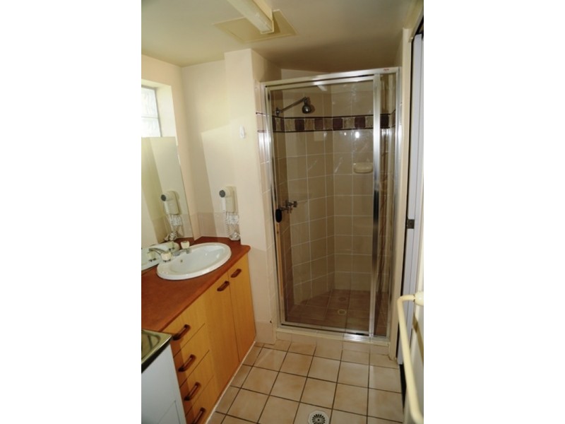 37/106 Marine Parade, Southport QLD 4215