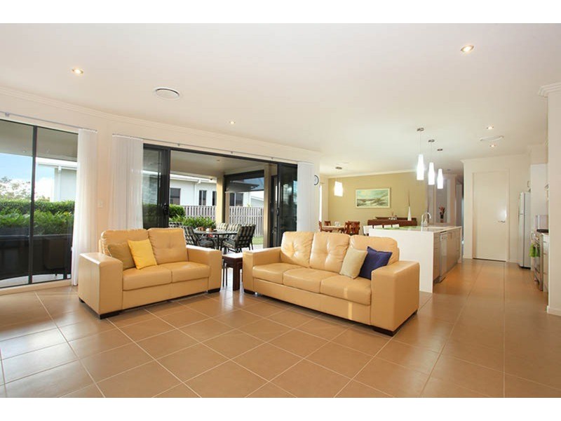 4 Grampian Court, Reedy Creek QLD 4227