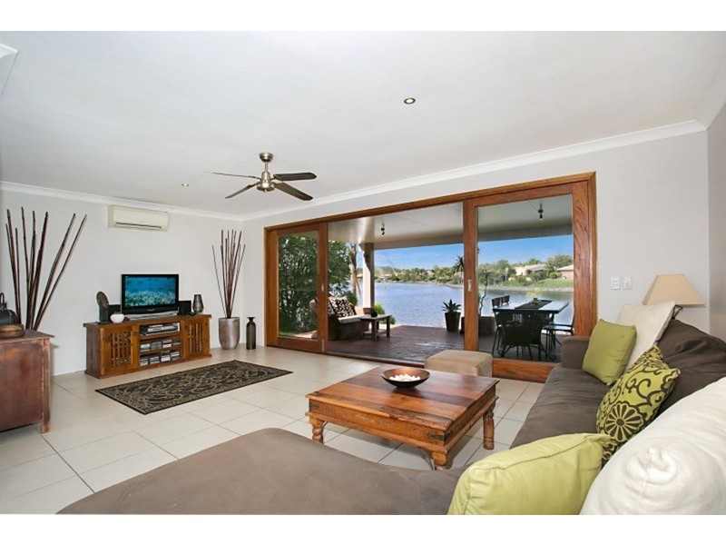 30 Seafoam Close, Varsity Lakes QLD 4227