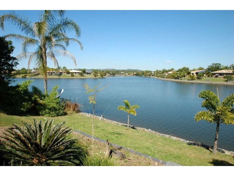 30 Seafoam Close, Varsity Lakes QLD 4227