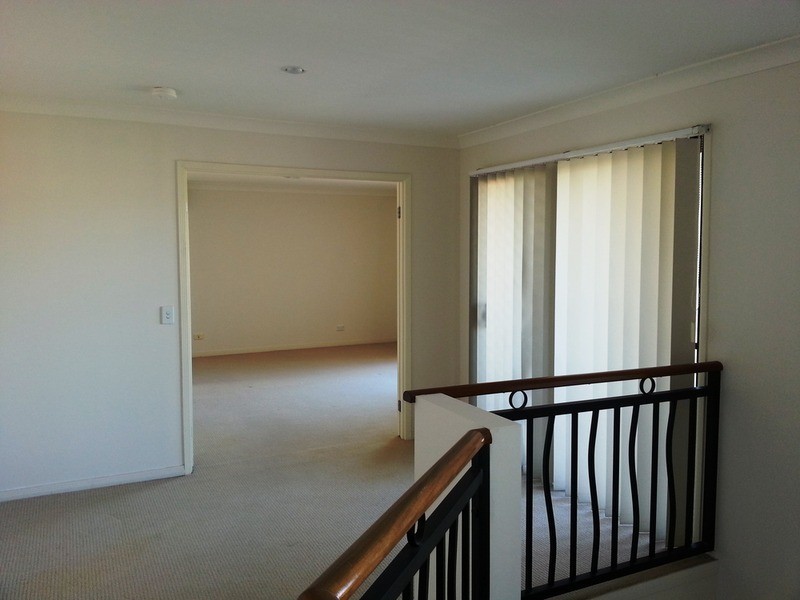 3 Grenada Court, Varsity Lakes QLD 4227