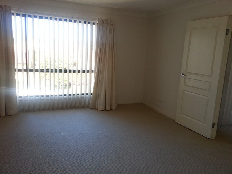 3 Grenada Court, Varsity Lakes QLD 4227