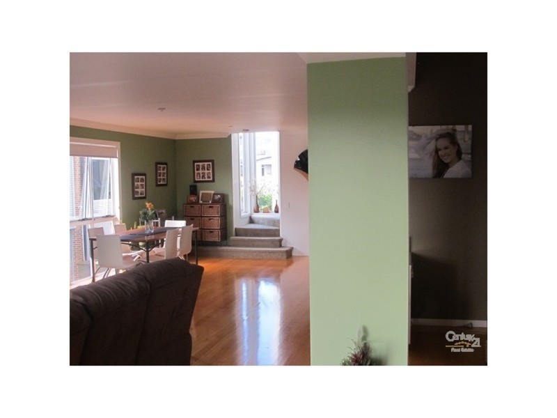 1/18 Tourangeau Crescent, Varsity Lakes QLD 4227