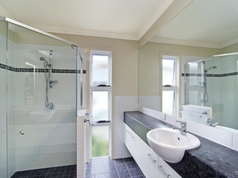 1/18 Tourangeau Crescent, Varsity Lakes QLD 4227