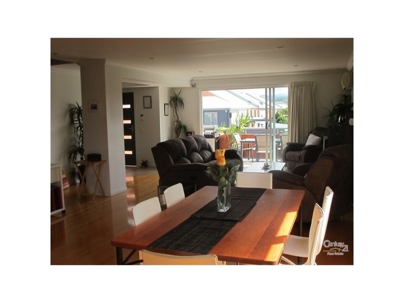 1/18 Tourangeau Crescent, Varsity Lakes QLD 4227