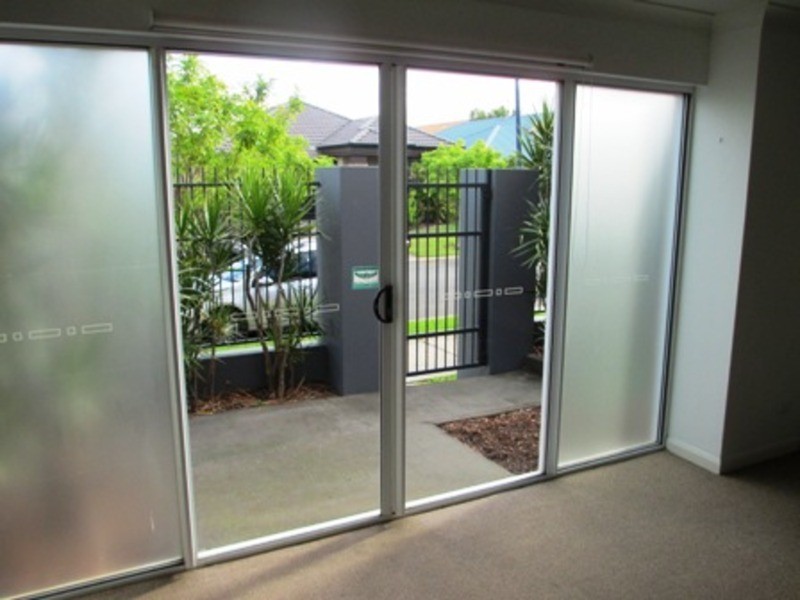 1/18 Tourangeau Crescent, Varsity Lakes QLD 4227