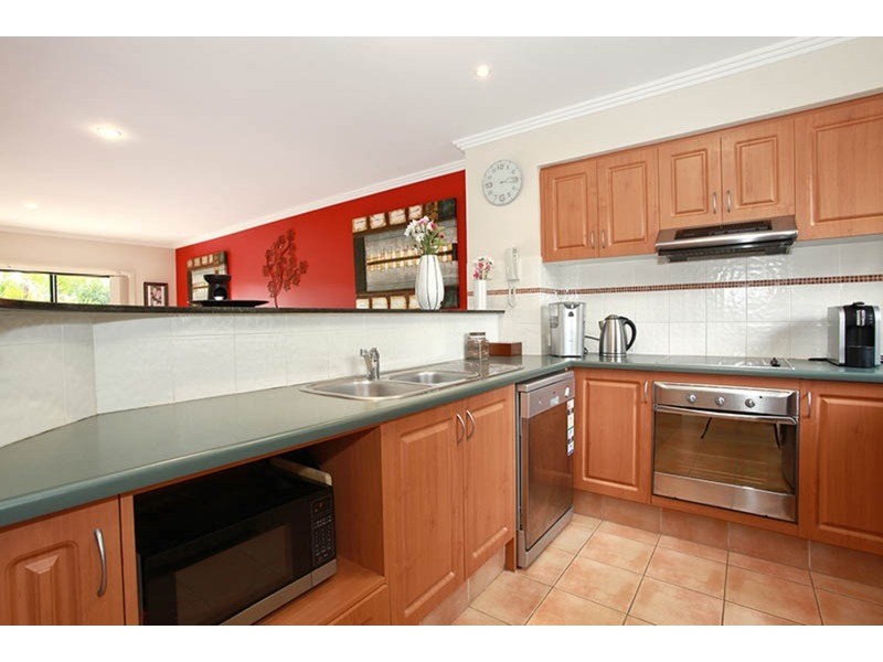 2/226 Cheltenham Drive, Robina QLD 4226