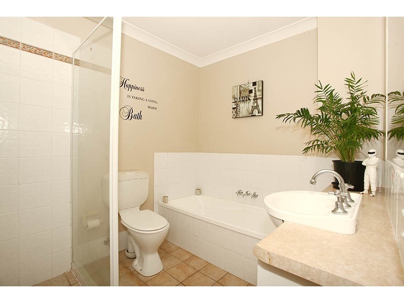 8/21 Regensberg Close, Varsity Lakes QLD 4227