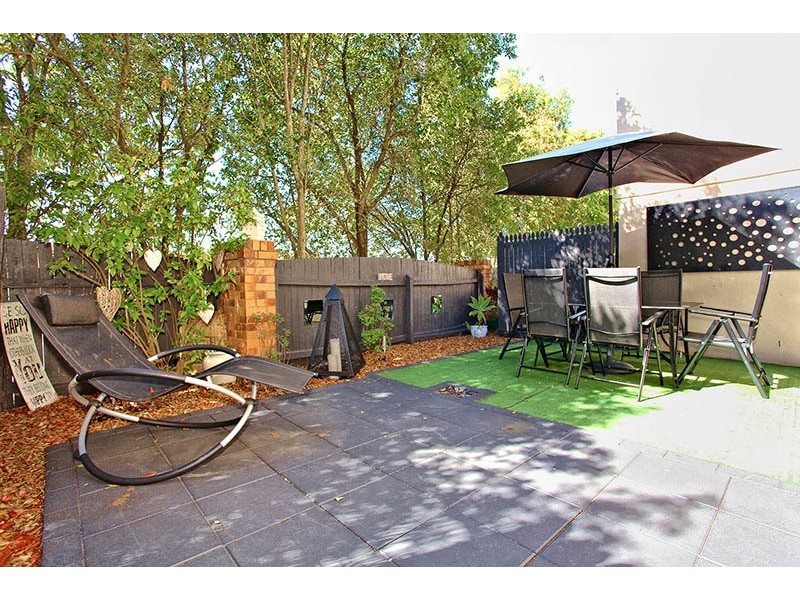 8/21 Regensberg Close, Varsity Lakes QLD 4227