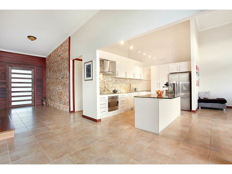 13 Barton Street, Reedy Creek QLD 4227