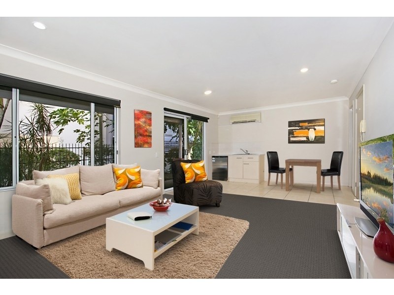 3/18 Tourangeau Crescent, Varsity Lakes QLD 4227