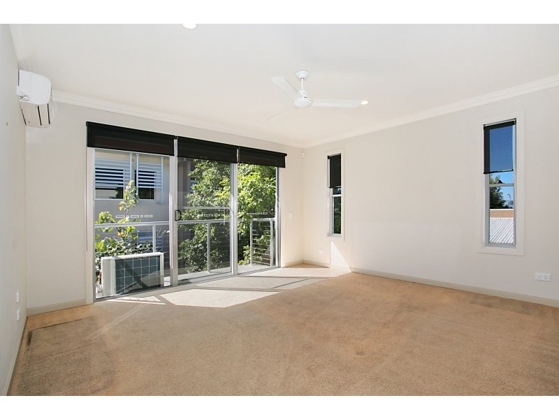 3/18 Tourangeau Crescent, Varsity Lakes QLD 4227