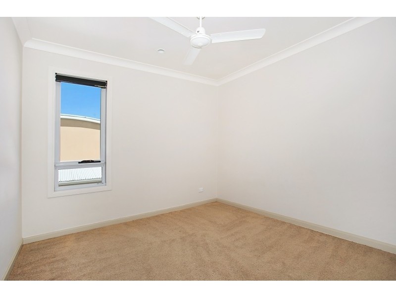 3/18 Tourangeau Crescent, Varsity Lakes QLD 4227