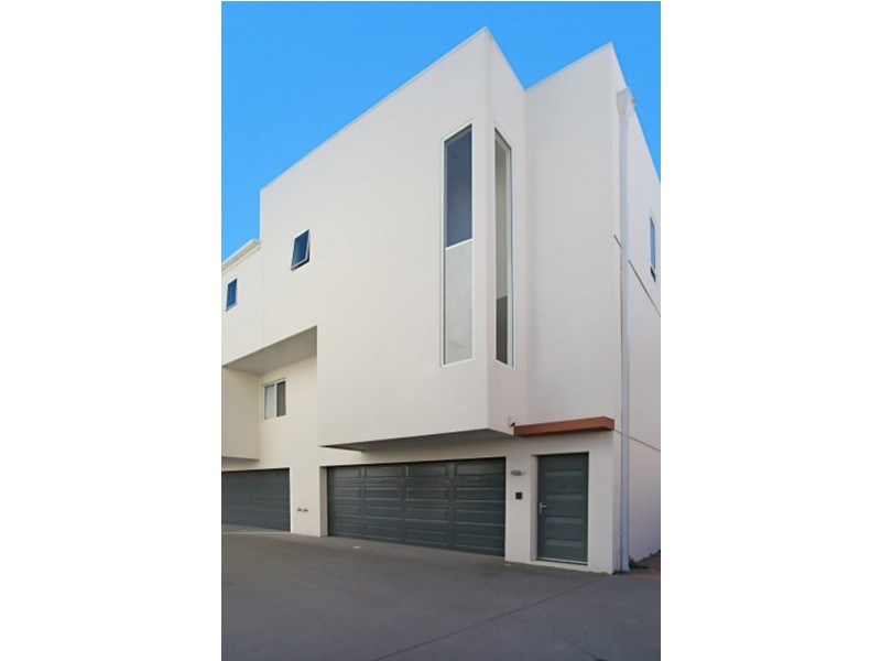 3/18 Tourangeau Crescent, Varsity Lakes QLD 4227