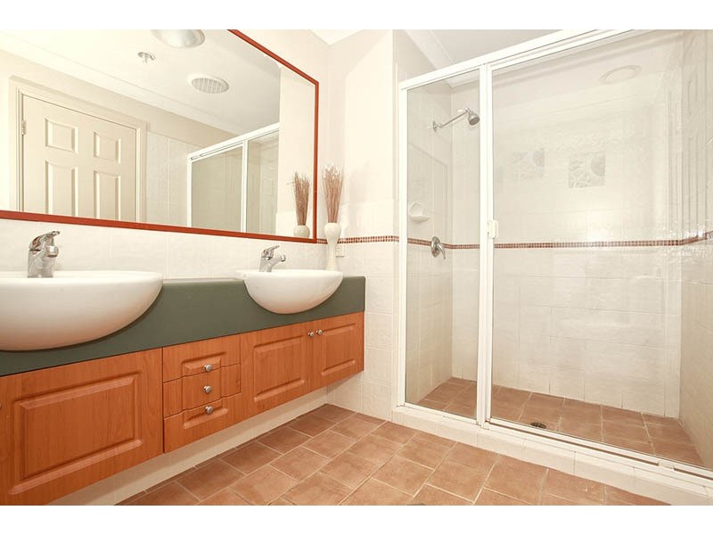 4/226 Cheltenham Drive, Robina QLD 4226