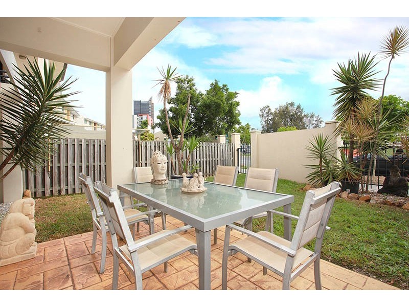 4/226 Cheltenham Drive, Robina QLD 4226