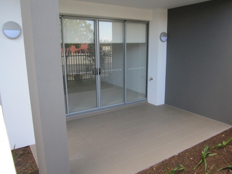 11/2 Emily Way, Varsity Lakes QLD 4227
