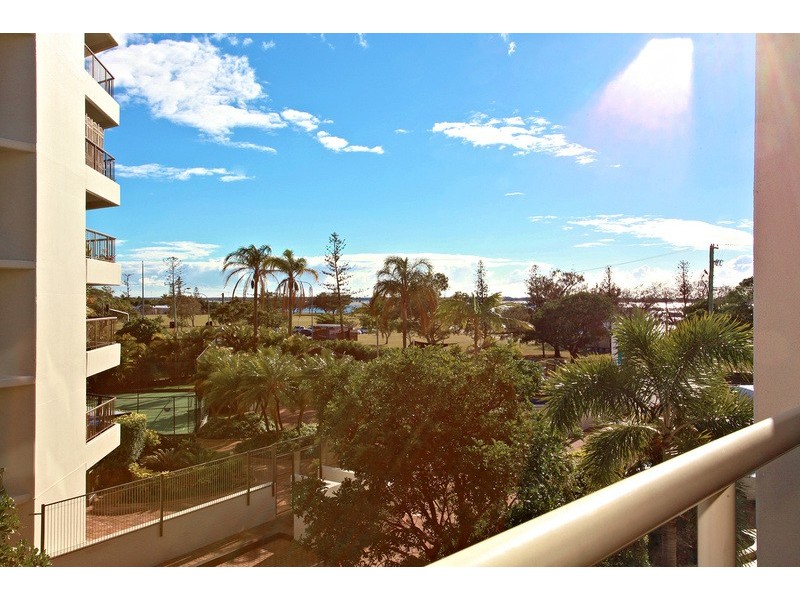 37/106 Marine Parade, Southport QLD 4215