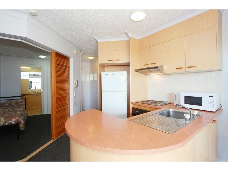 37/106 Marine Parade, Southport QLD 4215