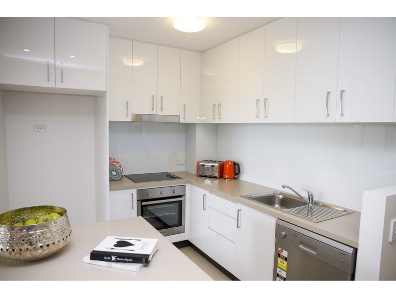 18 York Street, Robina QLD 4226