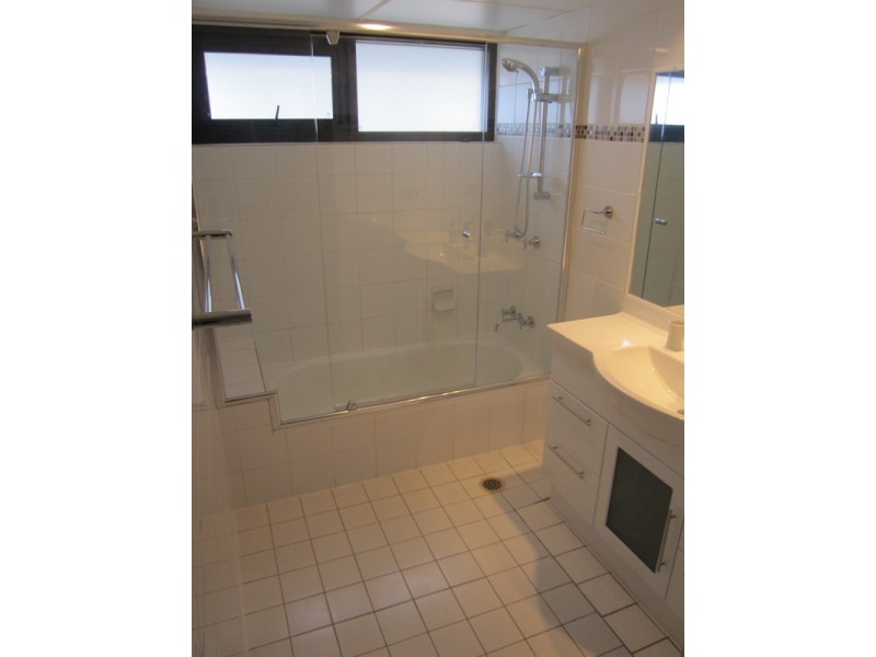 1805/9 Trickett Street, Surfers Paradise QLD 4217