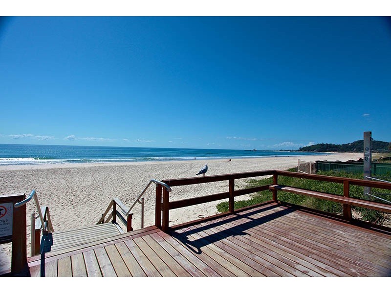 87 Tahiti Avenue, Palm Beach QLD 4221