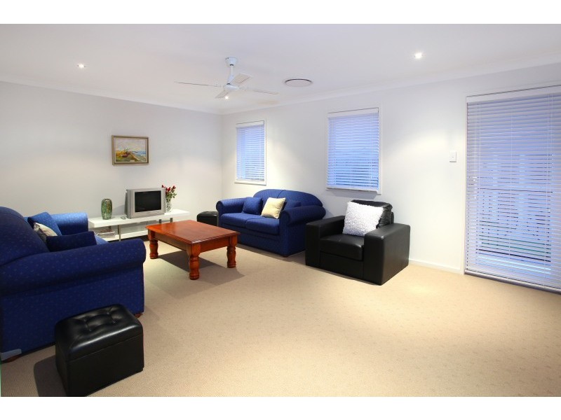 17 Valetta Crescent, Varsity Lakes QLD 4227