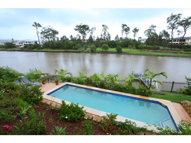 17 Valetta Crescent, Varsity Lakes QLD 4227