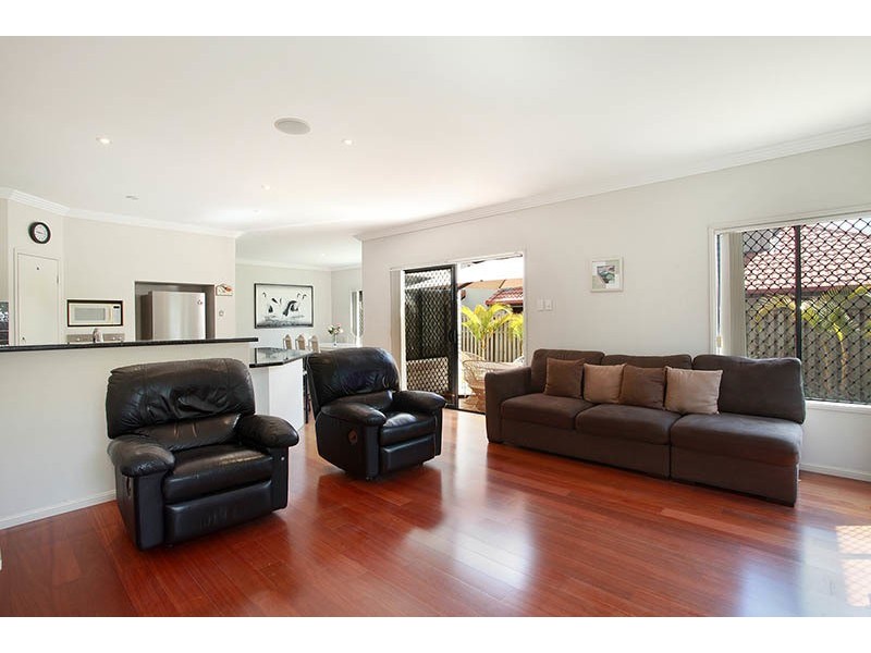 13 Saint Paul Crescent, Varsity Lakes QLD 4227