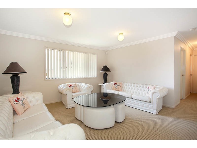 13 Saint Paul Crescent, Varsity Lakes QLD 4227