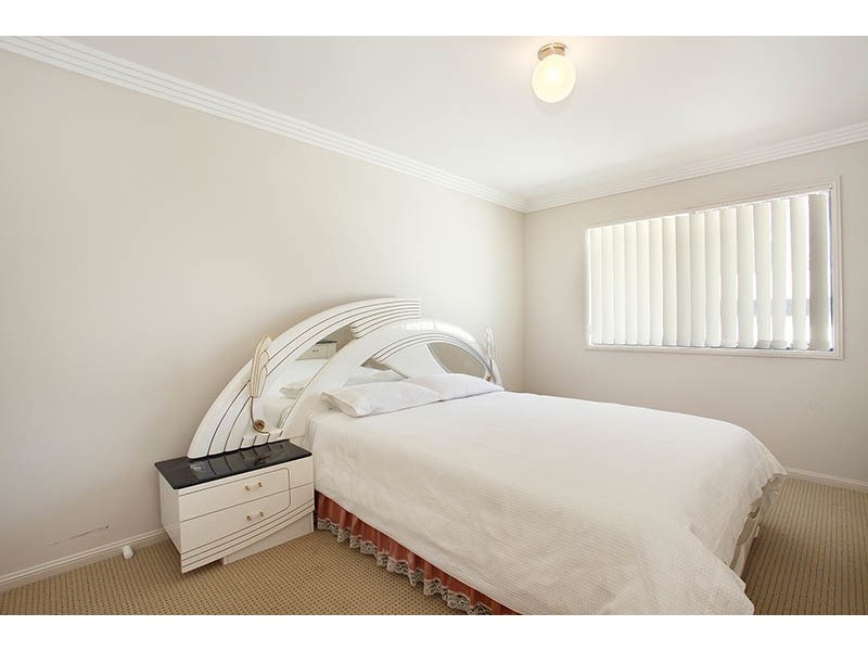 13 Saint Paul Crescent, Varsity Lakes QLD 4227