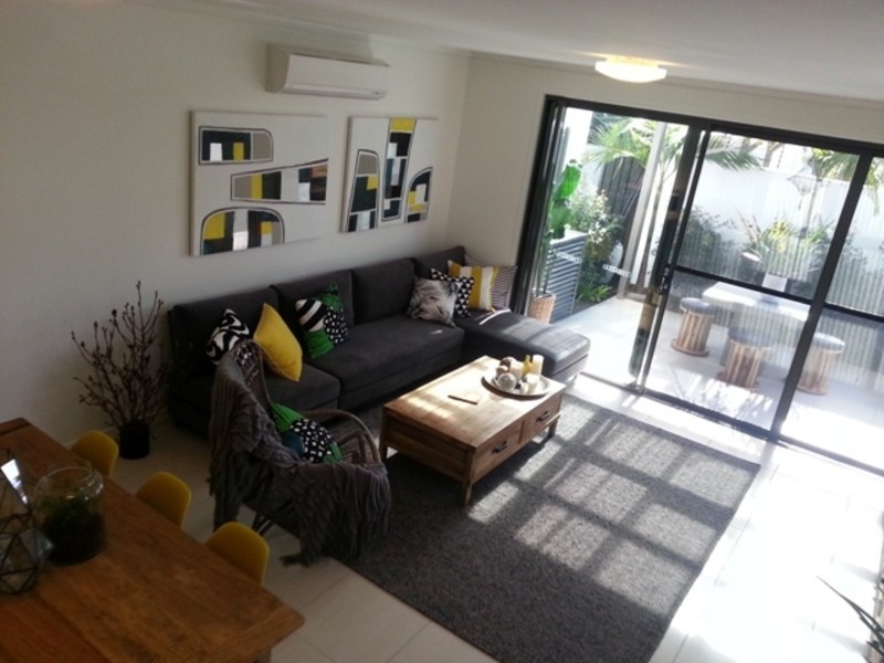 60 The Garden Way, Robina QLD 4226