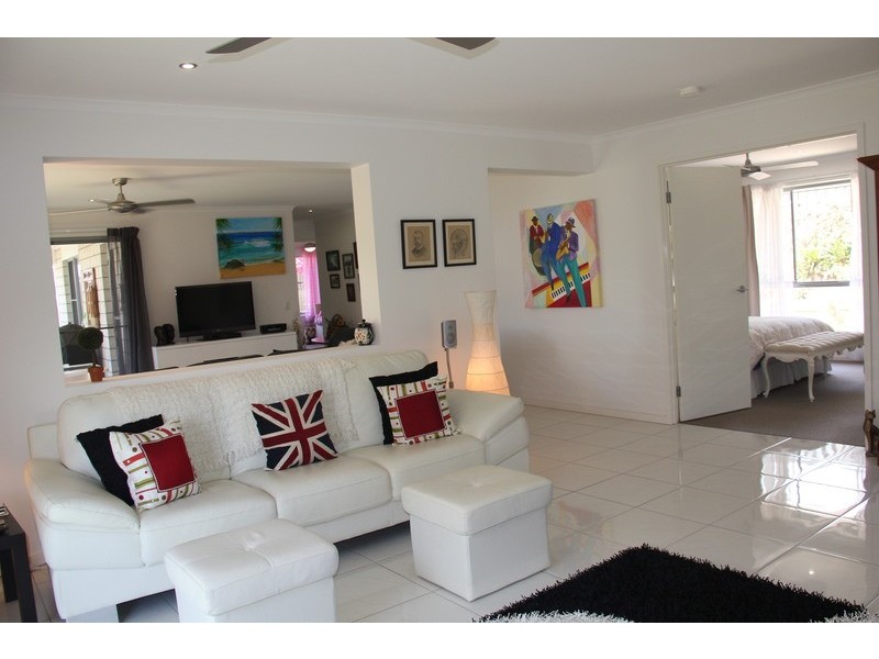 22 Fletcher Crescent, Pacific Pines QLD 4211