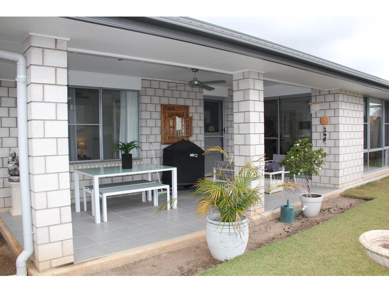 22 Fletcher Crescent, Pacific Pines QLD 4211