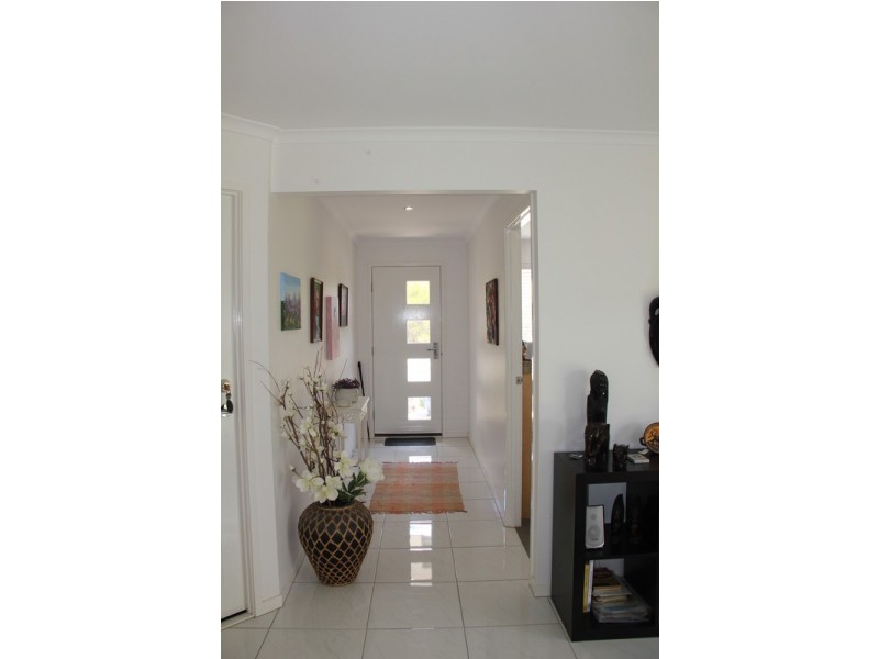 22 Fletcher Crescent, Pacific Pines QLD 4211