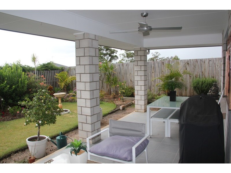 22 Fletcher Crescent, Pacific Pines QLD 4211