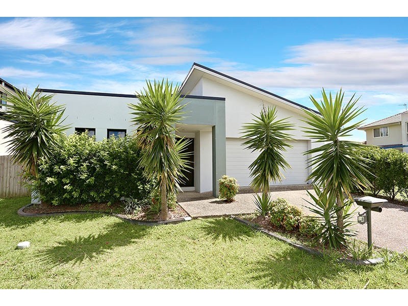 8 Marks Drive, Varsity Lakes QLD 4227
