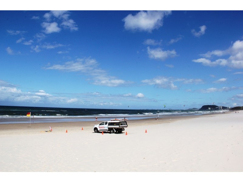 81 Alec Avenue, Mermaid Waters QLD 4218