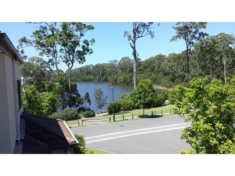 2/9 Tindari Place, Varsity Lakes QLD 4227