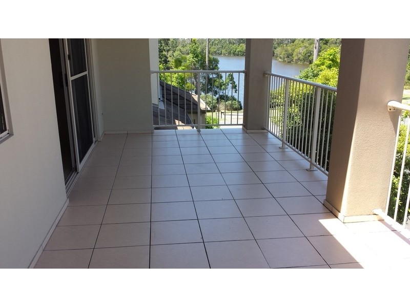 2/9 Tindari Place, Varsity Lakes QLD 4227