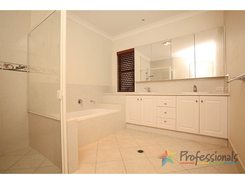 51 Lancewood Circuit, Robina QLD 4226