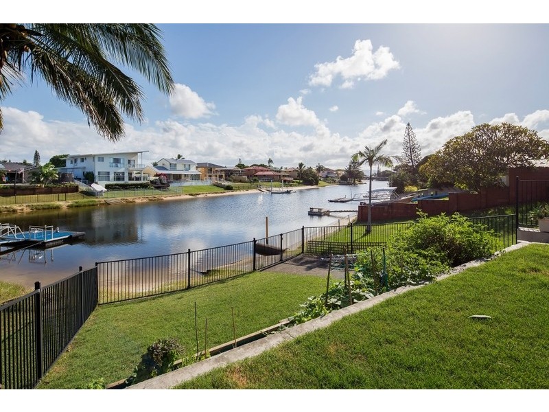 2 Rudder Court, Mermaid Waters QLD 4218
