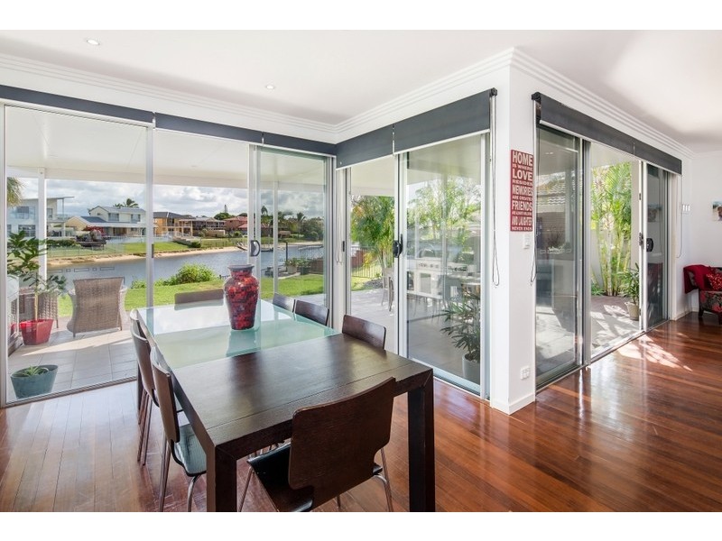 2 Rudder Court, Mermaid Waters QLD 4218