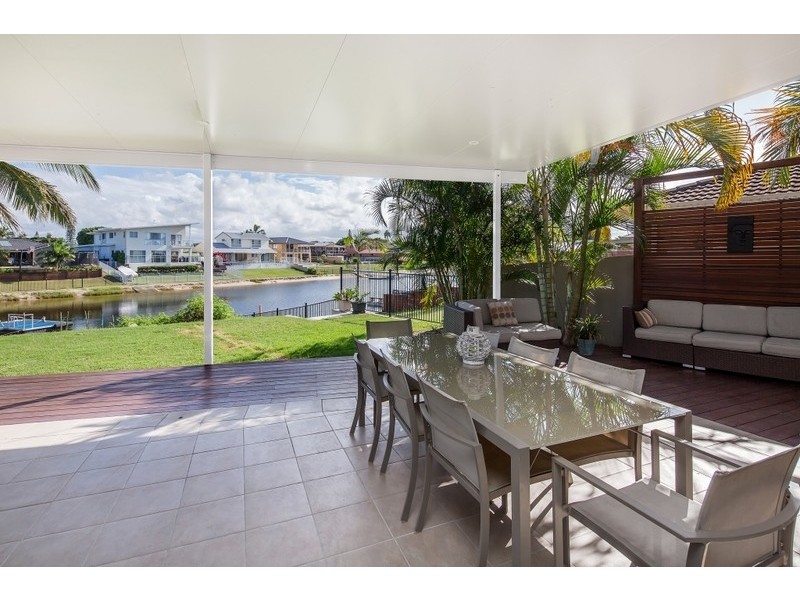 2 Rudder Court, Mermaid Waters QLD 4218