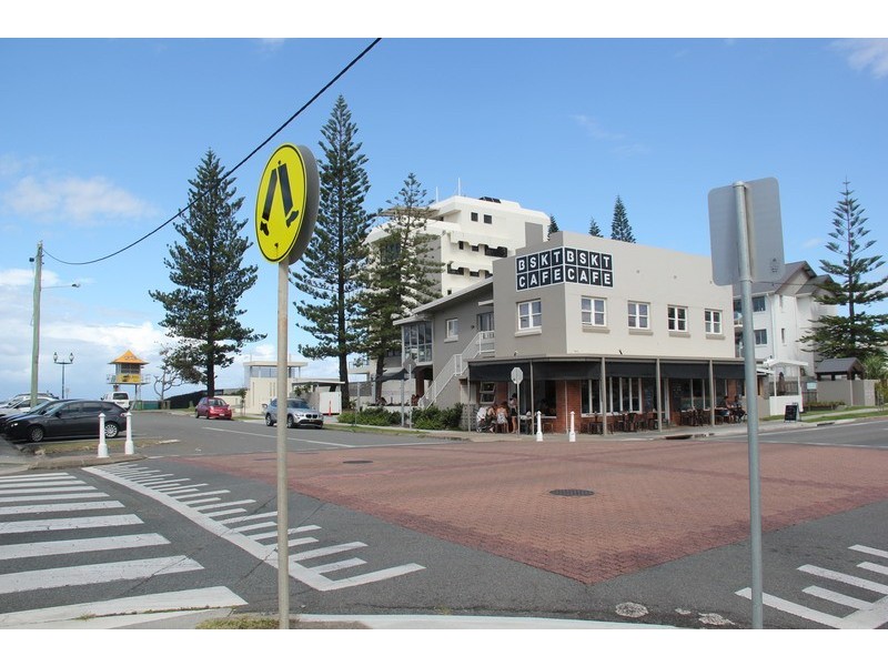 2 Rudder Court, Mermaid Waters QLD 4218