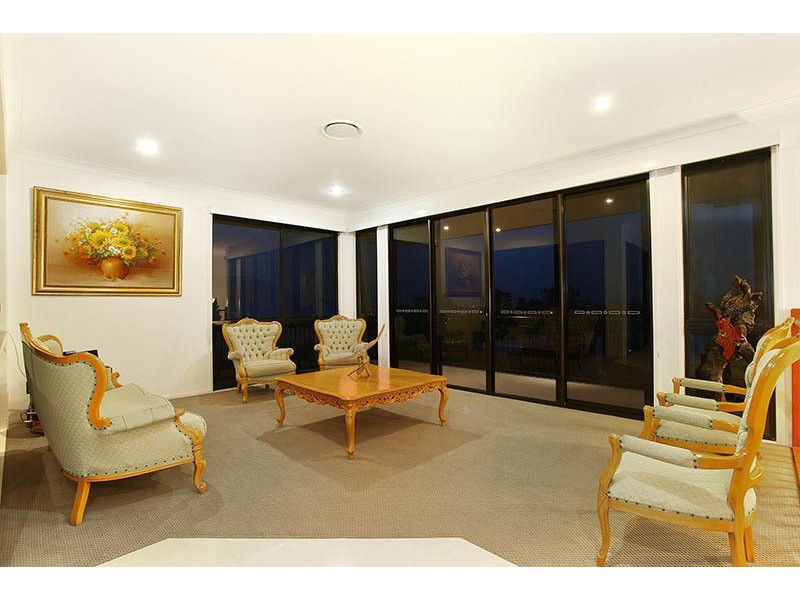 25 Worchester Terrace, Reedy Creek QLD 4227