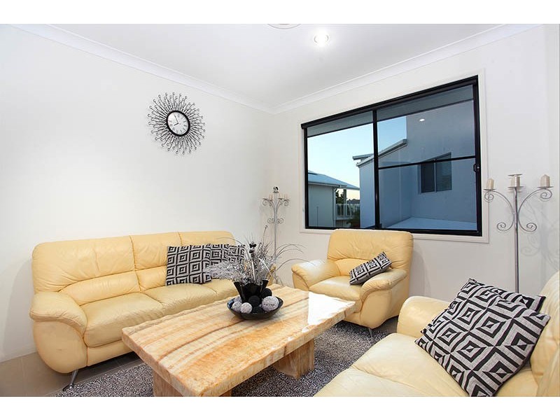 25 Worchester Terrace, Reedy Creek QLD 4227